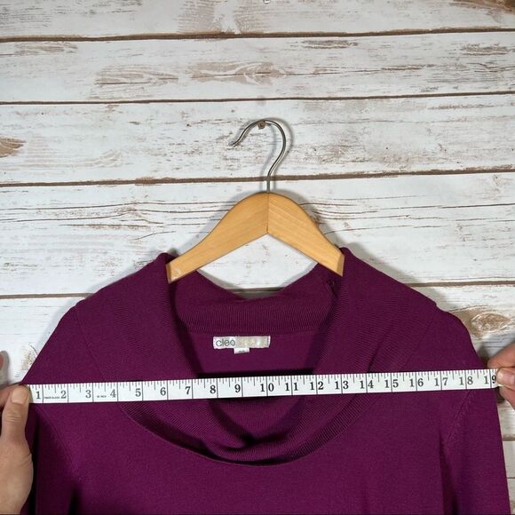 🎇CLEO Long Sleeve with bunched up neck Magenta Purple size Medium - Picture 4 of 8